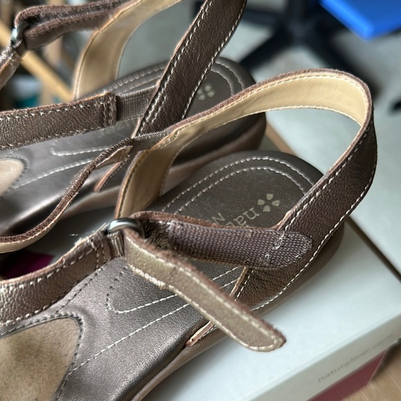 Naturalizer Women's Bronze Leather Strappy Sandals - Picture 6 of 7